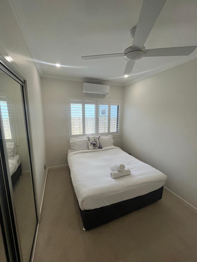 Holiday home Luxury With Huge Pool And Putting Green! Townsville