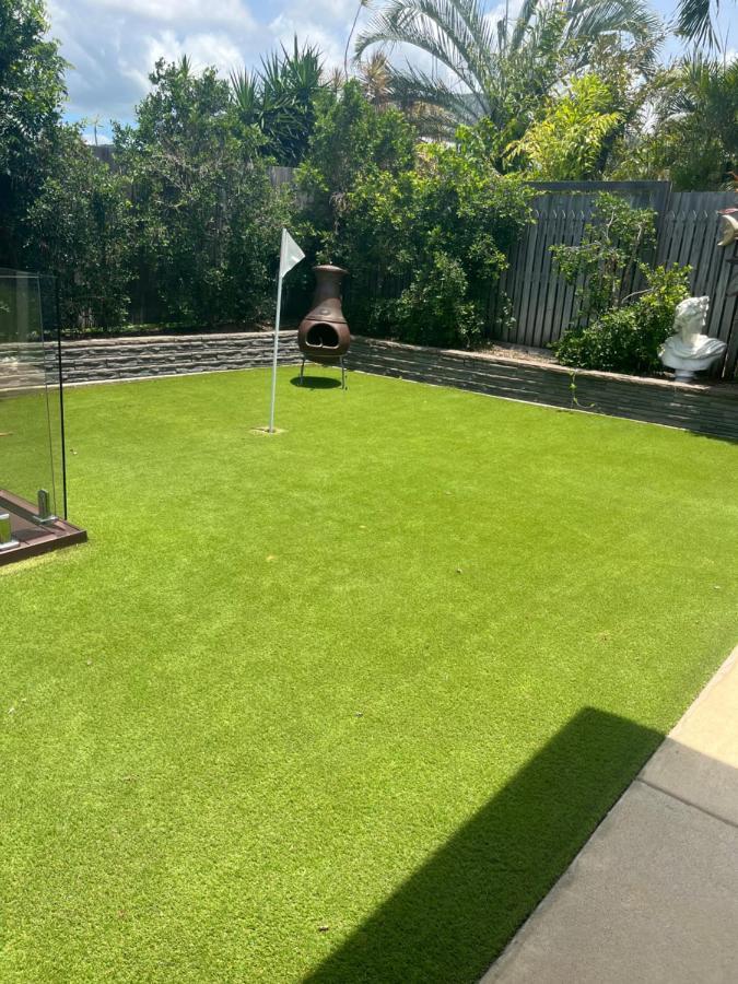 Luxury With Huge Pool And Putting Green! * Townsville